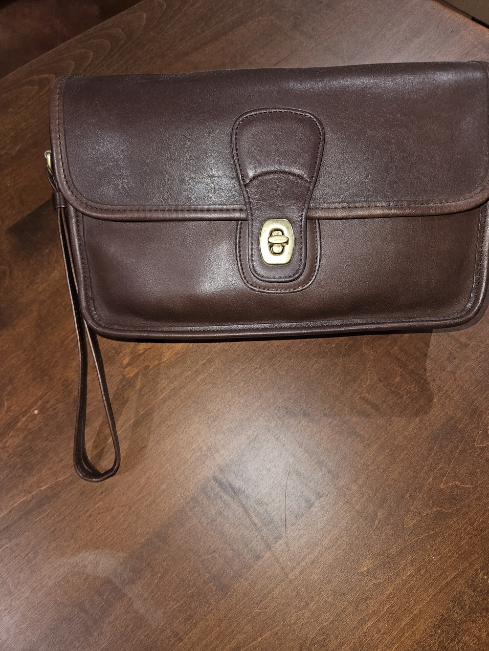 Coach 9832 Turnlock Clutch